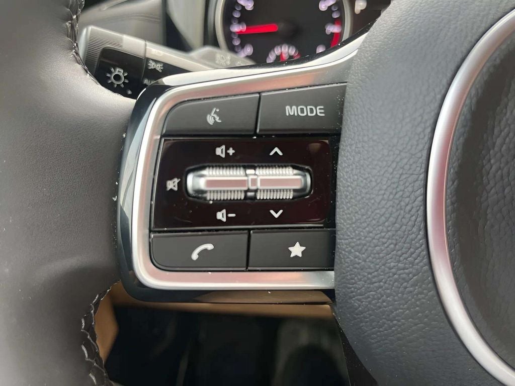 2024 Kia Carnival EX
