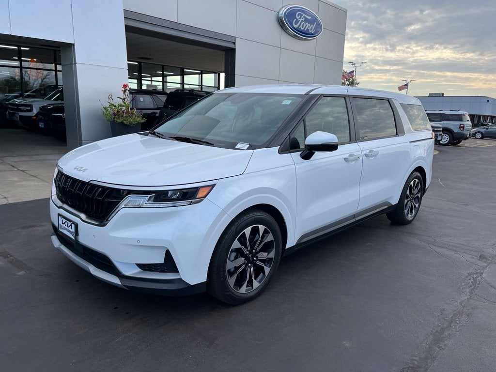 2023 Kia Carnival EX