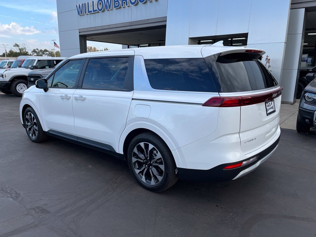 2023 Kia Carnival EX