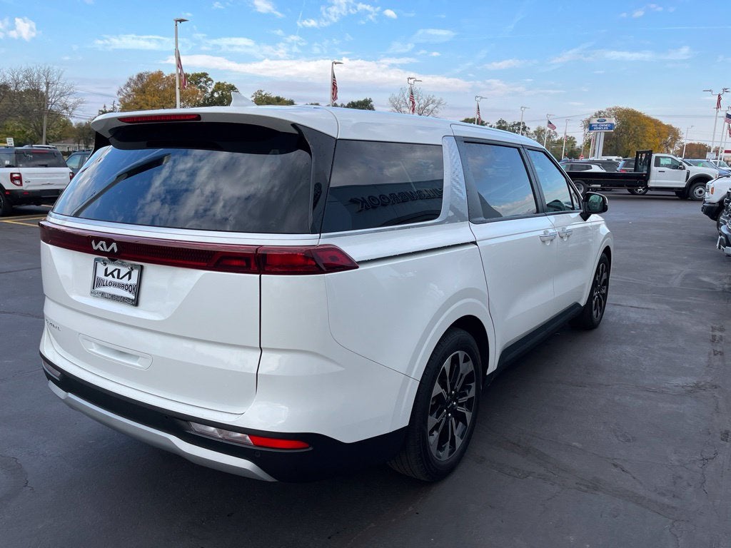 2023 Kia Carnival EX