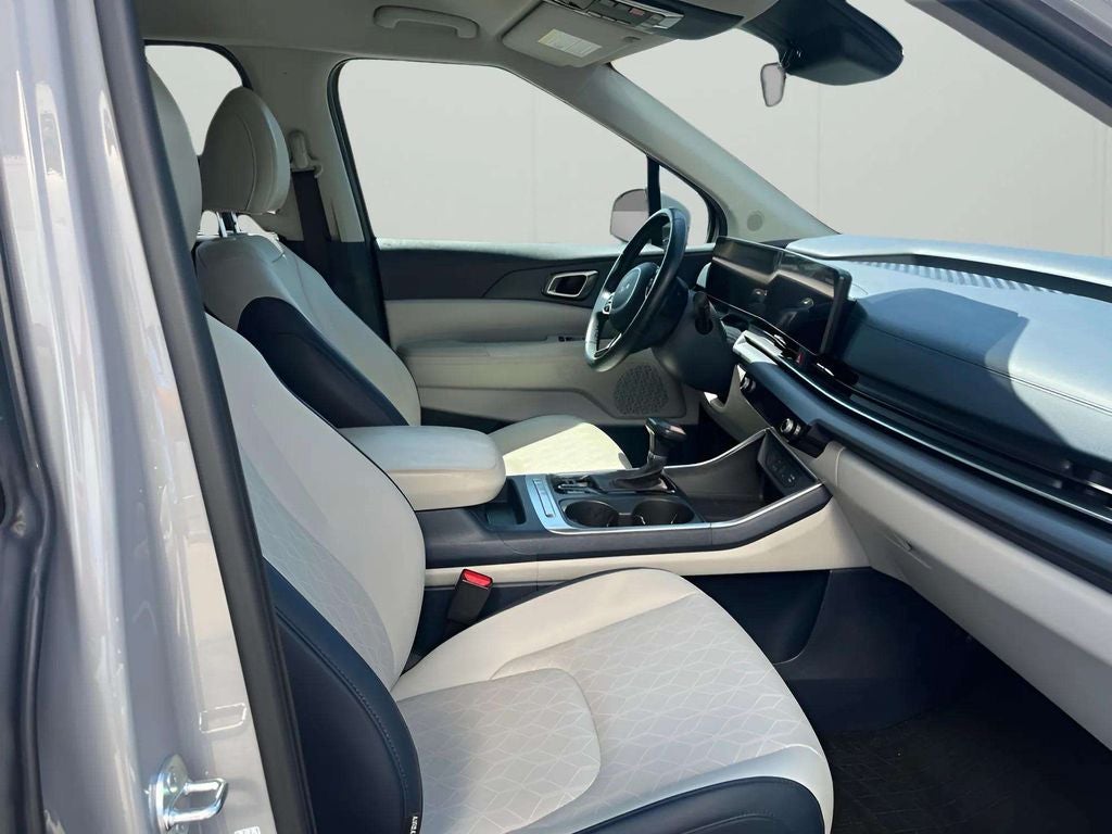 2025 Kia Carnival EX