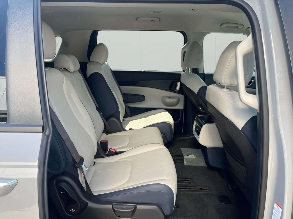 2025 Kia Carnival EX