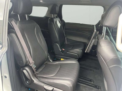 2025 Kia Carnival SX
