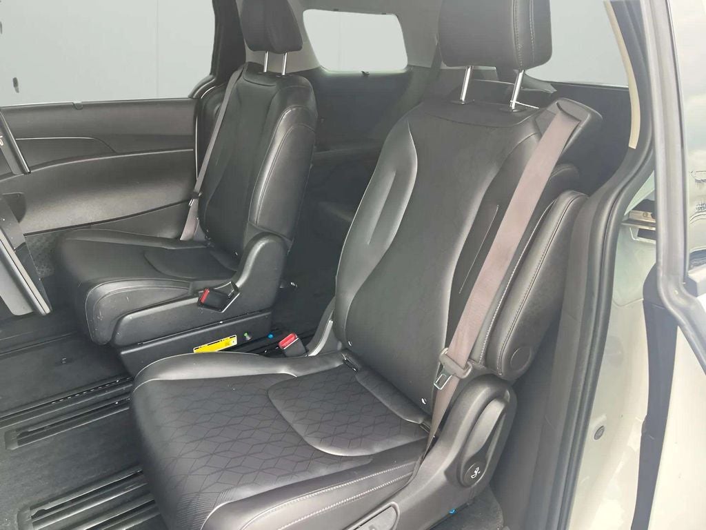 2025 Kia Carnival SX