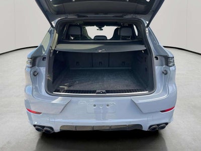 2025 Porsche Cayenne GTS