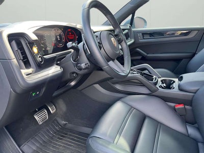 2025 Porsche Cayenne GTS