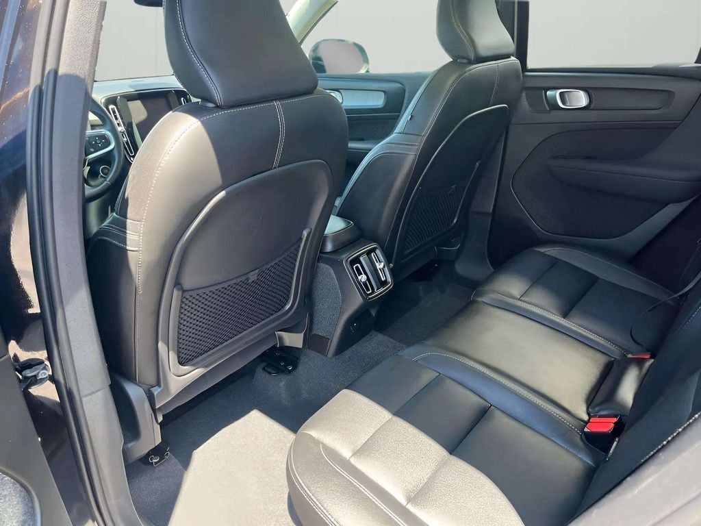 2024 Volvo XC40 B5 Core
