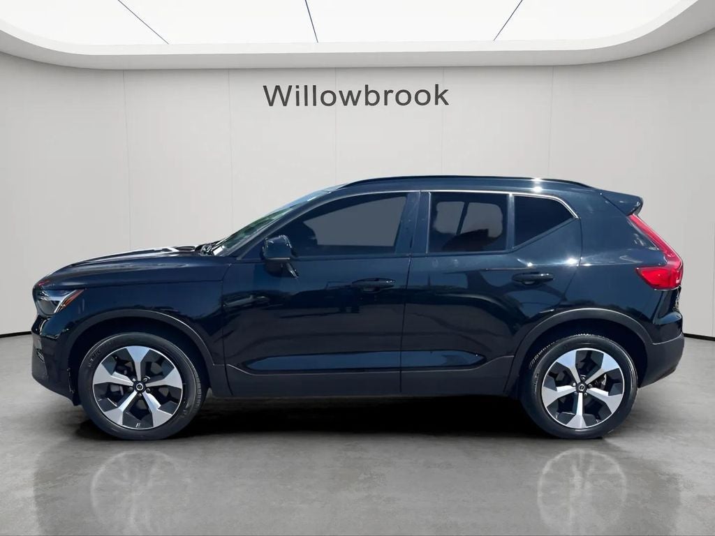 2024 Volvo XC40 B5 Core
