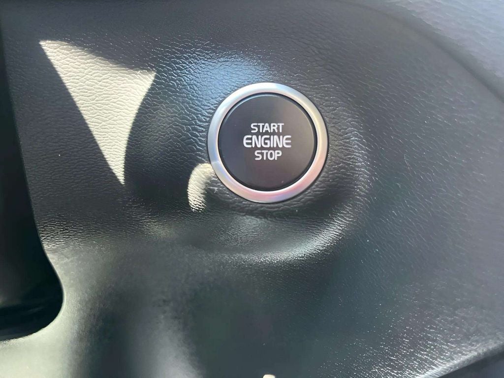 2024 Volvo XC40 B5 Core