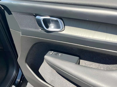 2024 Volvo XC40 B5 Core