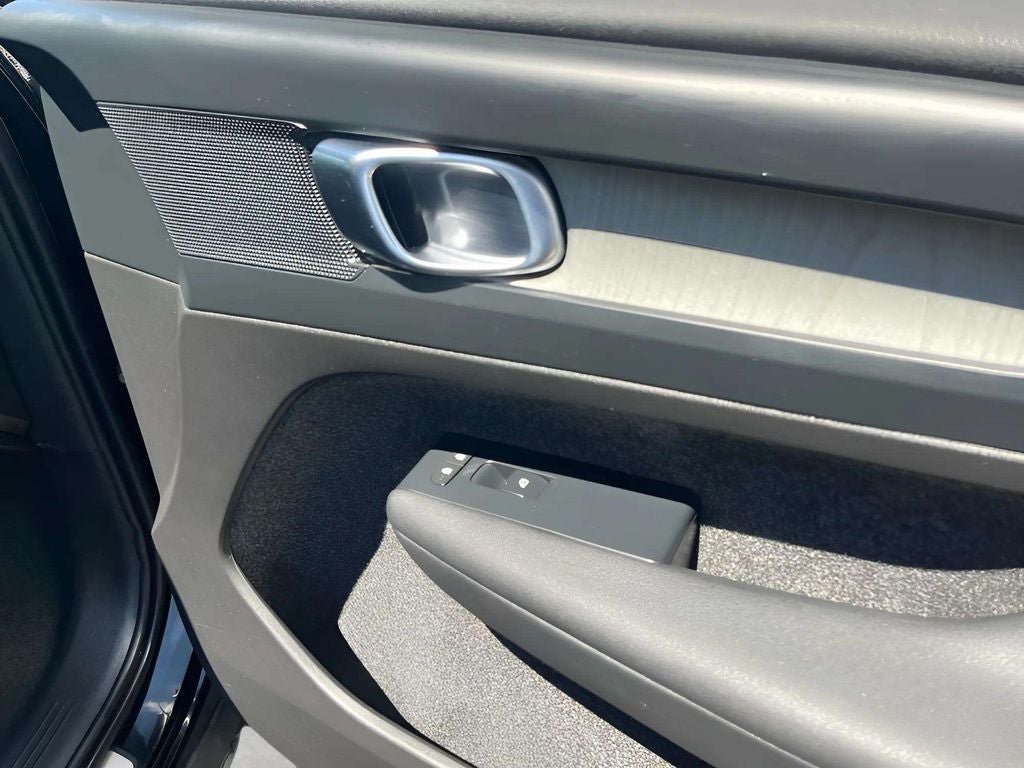 2024 Volvo XC40 B5 Core